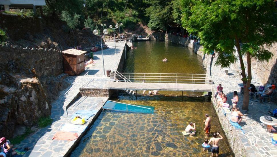 Chez Louise: Onde A Serra Beija O Ceu Lousã Eksteriør billede